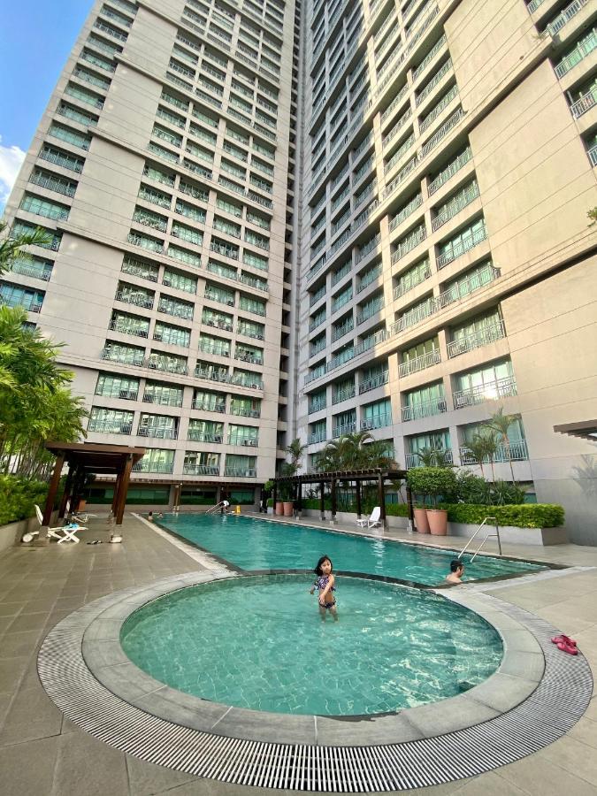 Ortigas 2 Bedroom Corner Unit With 2 Queen Across Shangrila Manila Kültér fotó