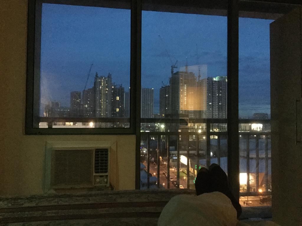 Ortigas 2 Bedroom Corner Unit With 2 Queen Across Shangrila Manila Kültér fotó